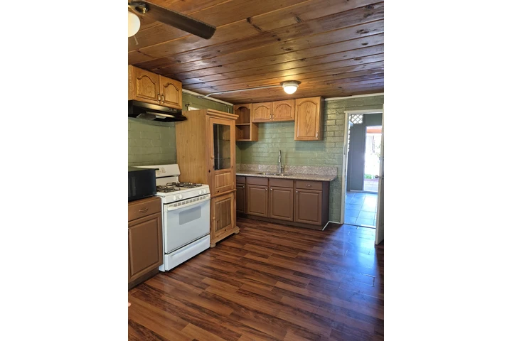 $2000 : Rento Casa  en Moreno Valley image 4