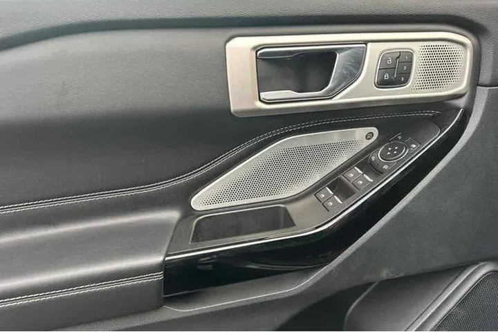 $38686 : Ford Explorer 2022 AWD ST 4d image 10