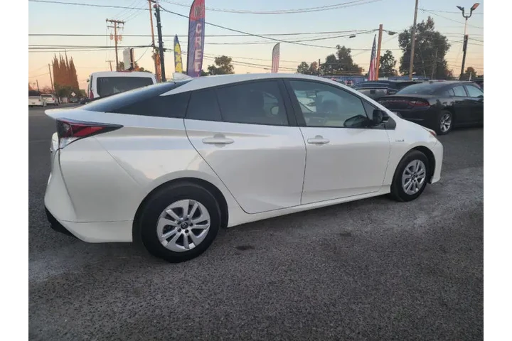 $16999 : 2016 Prius Two image 10