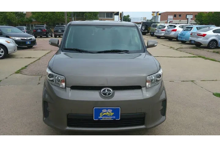 $8999 : 2012 xB image 4