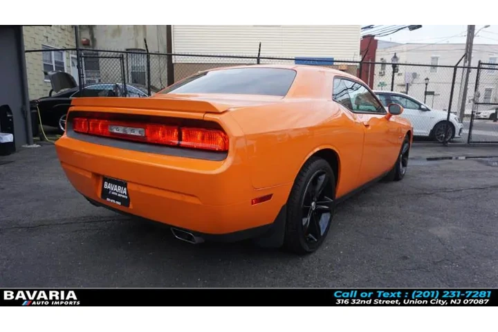$25995 : 2014 Challenger 2dr Cpe R/T P image 8