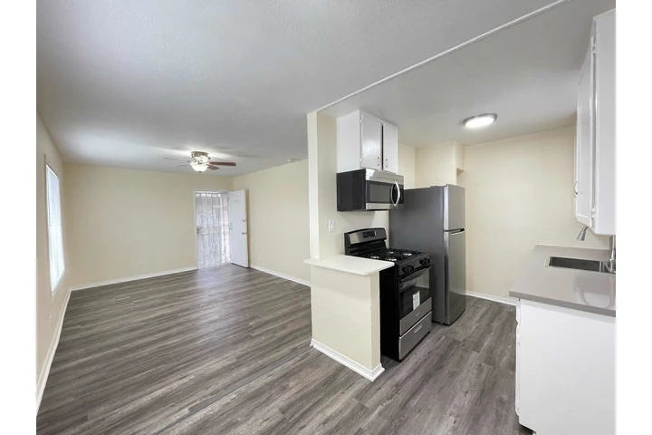 $2100 : 2100 image 1