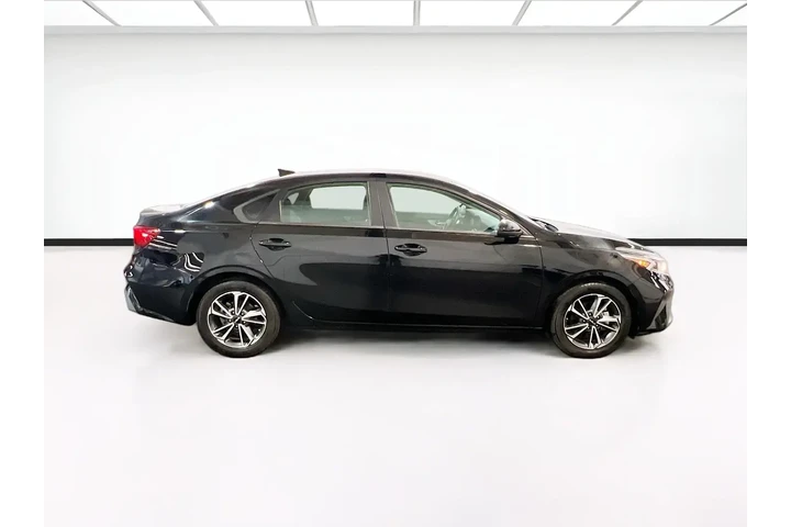 $13500 : Kia Forte 2022 LXS 4dr Sedan image 6
