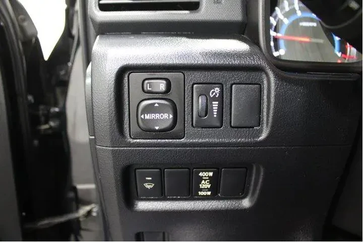 $32982 : Toyota 4Runner 2018 4x4 SR5 image 8