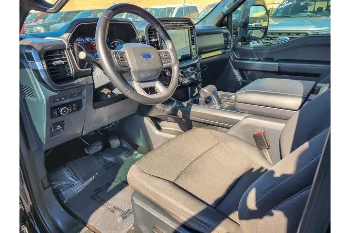 $38887 : Ford F-150 2022 4x4 XLT 4dr image 10