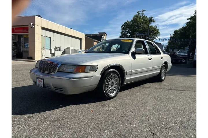 2002 Grand Marquis GS image 4