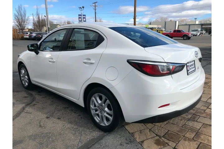 $12990 : 2016 iA 6A image 5