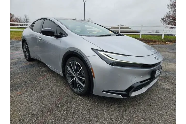 $27500 : Toyota Prius 2023 Limited 4d image 2