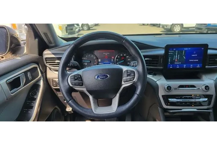 $28200 : Ford Explorer 2023 XLT 4dr S image 5