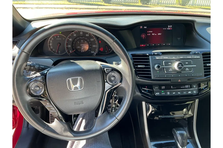 $8900 : 2017 Accord SPORT image 6