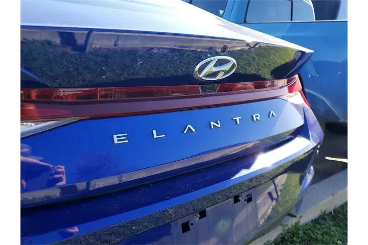 $17988 : Hyundai ELANTRA 2023 SEL 4dr image 9
