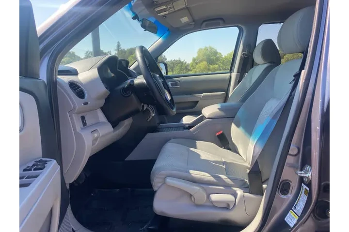 $10995 : 2014 Pilot LX image 8