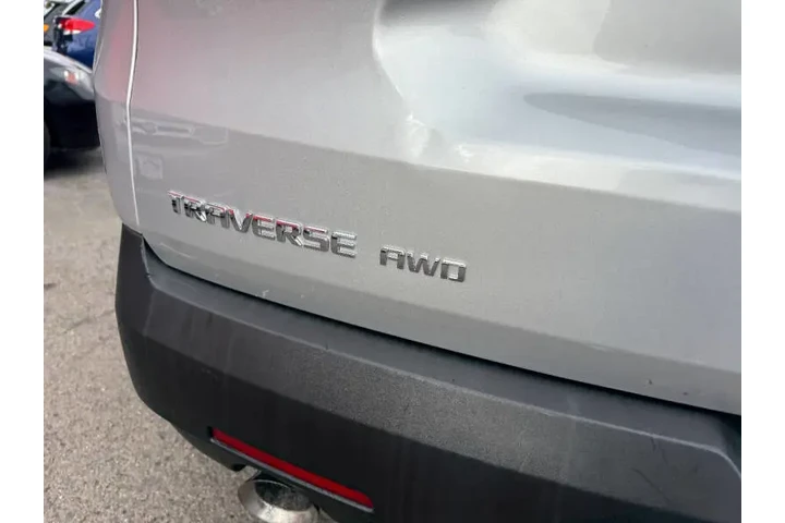 $13995 : 2018 Traverse LS image 8