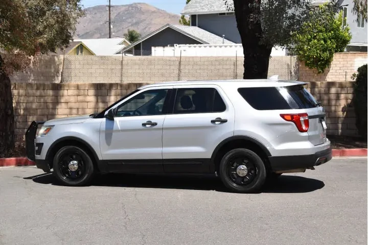 $13750 : 2017 Explorer Police Intercep image 10