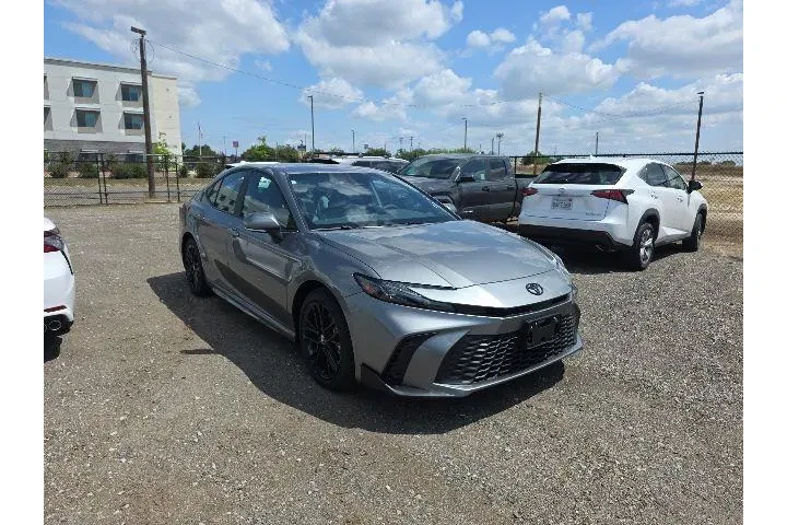 $38900 : Toyota Camry 2026 SE 4dr Sed image 1