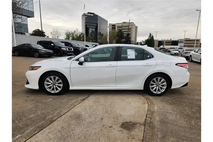 $15875 : Toyota Camry 2019 SE 4dr Sed image 4