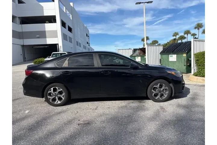 $10770 : Kia Forte 2020 FE 4dr Sedan image 2