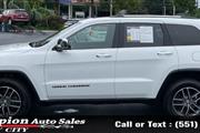 Used 2018 Grand Cherokee Limi thumbnail