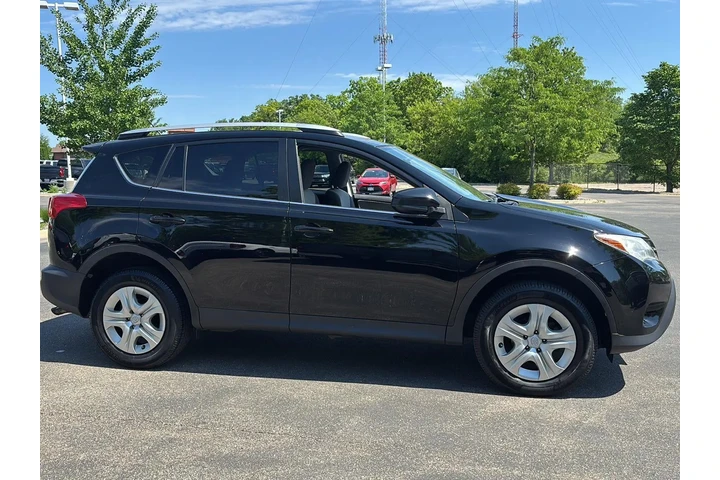 $15299 : 2015 RAV4 LE image 10