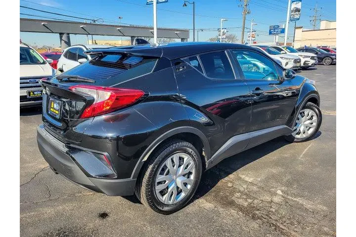 $12896 : Toyota C-HR 2019 LE 4dr Cros image 8