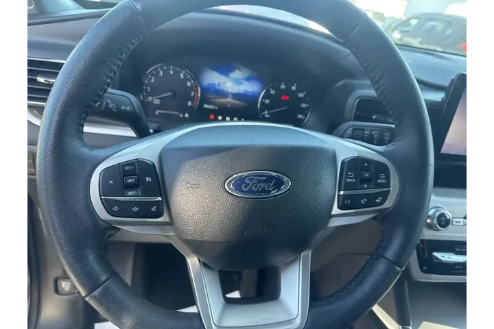 $30995 : Ford Explorer 2024 AWD XLT 4 image 9
