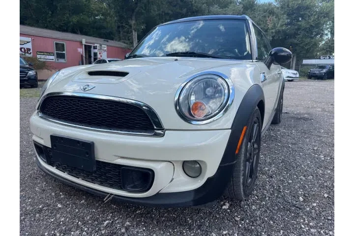 $6995 : 2011 MINI Cooper Clubman image 2