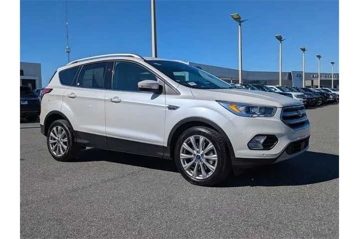 $13727 : Ford Escape 2018 Titanium 4d image 2