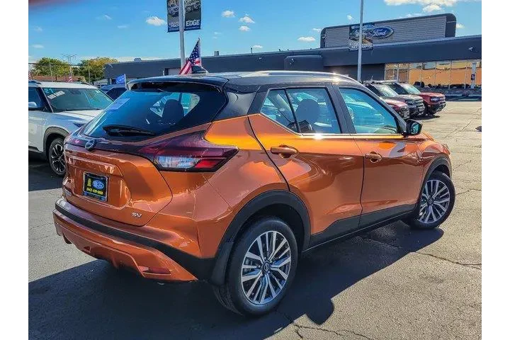 $21850 : Nissan Kicks 2023 SV 4dr Cro image 10