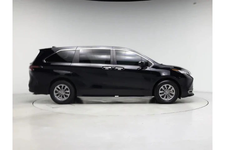 $38998 : Toyota Sienna 2023 XLE 8-Pas image 7