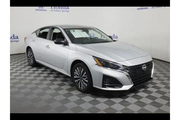 $25875 : Nissan Altima 2025 AWD 2.5 S image 1