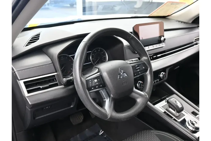 $15991 : Mitsubishi Outlander 2022 ES image 10