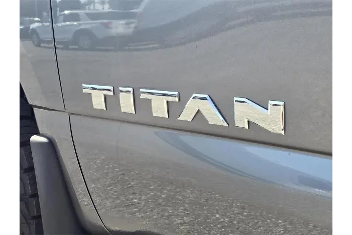 $21900 : Nissan Titan 2019 4x2 S 4dr image 7