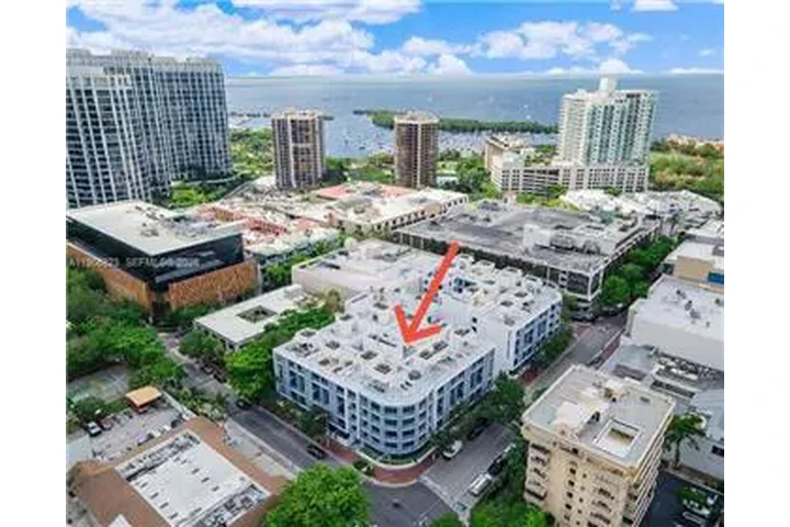 $3900 : Rental property with 1 bedro image 1