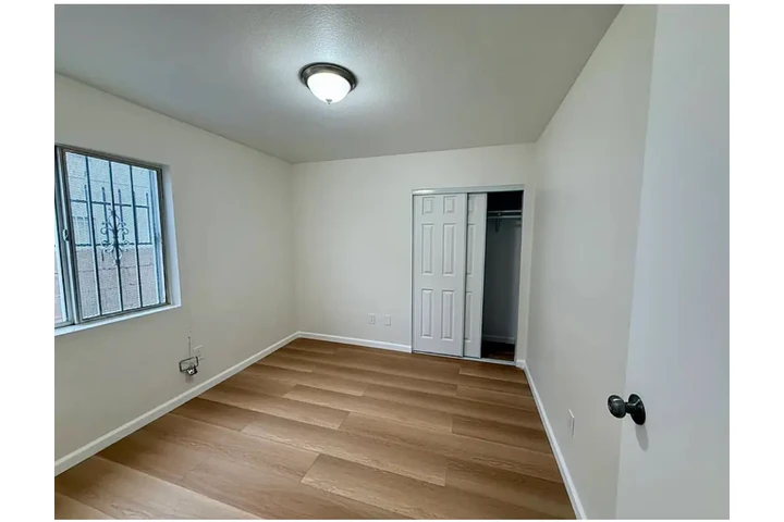 $3400 : Casa 4 rec Los Angeles image 3