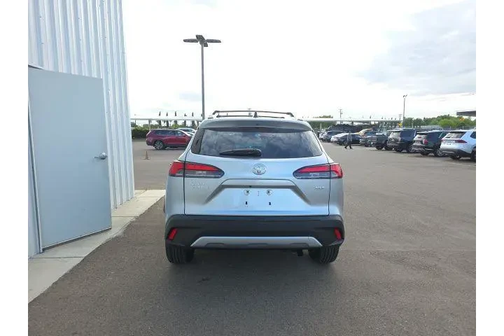 $36900 : Toyota Corolla Cross 2026 XL image 5
