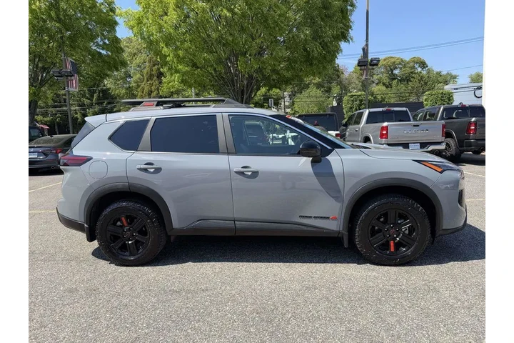 $31450 : Nissan Rogue 2025 AWD Rock C image 5