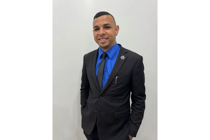 Solicito vendedores con experi image 1