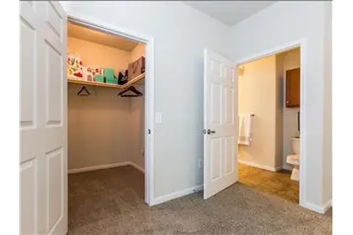 $1540 : Rental property with 1 bedro image 9