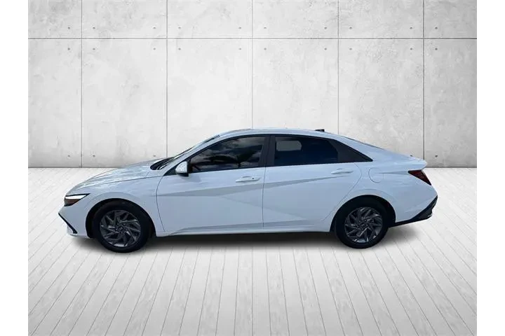 $18985 : Hyundai ELANTRA 2024 SEL 4dr image 2