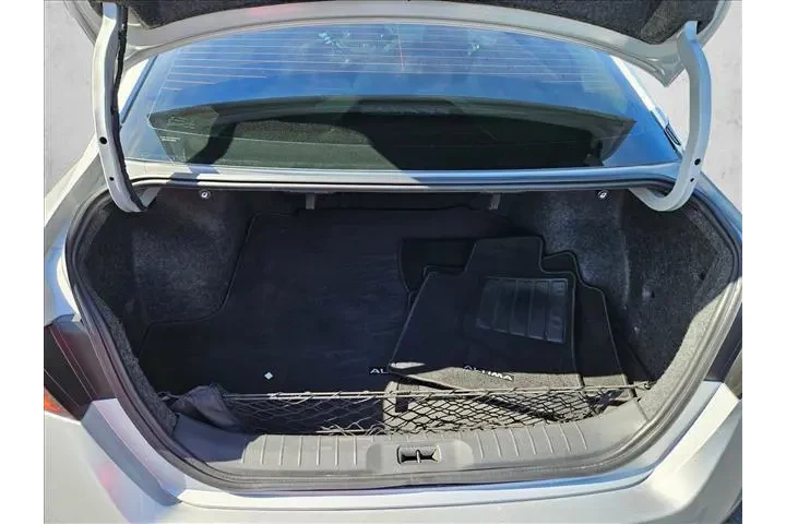 $13999 : Nissan Altima 2019 2.5 SV 4d image 6