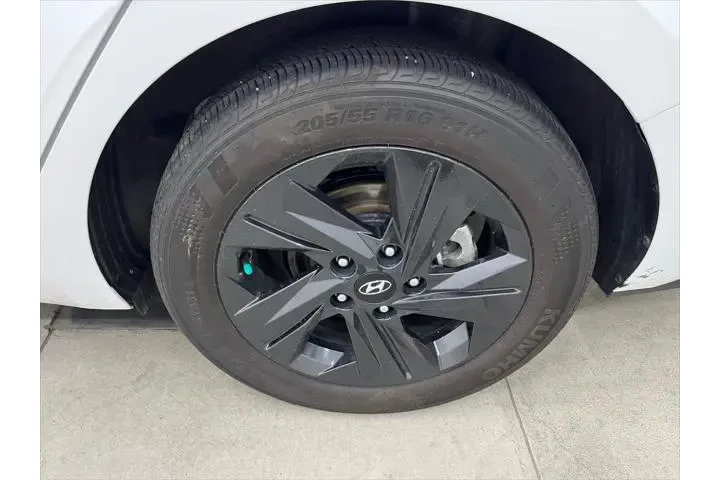 $19990 : Hyundai ELANTRA 2022 SEL 4dr image 10