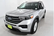 $27955 : Ford Explorer 2022 AWD XLT 4 thumbnail