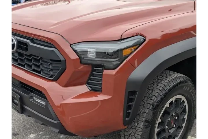 $39836 : Toyota Tacoma 2025 4x4 SR5 4 image 9