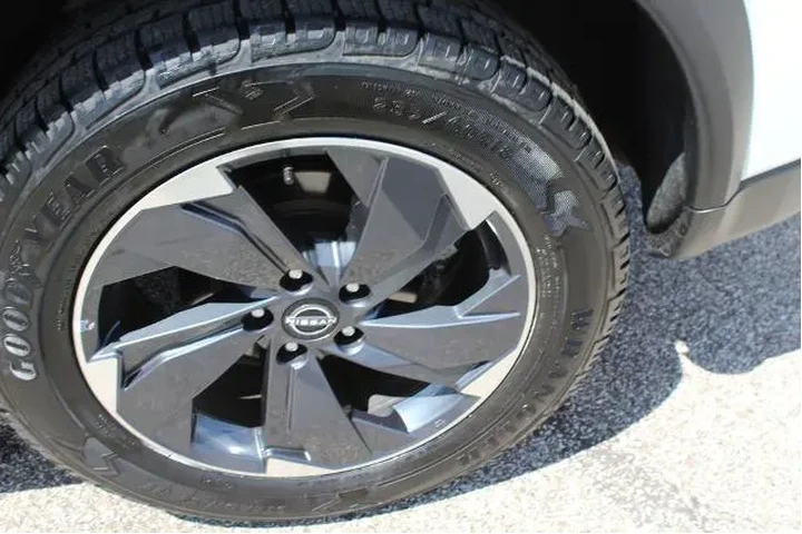 $23998 : Nissan Rogue 2024 SV 4dr Cro image 9