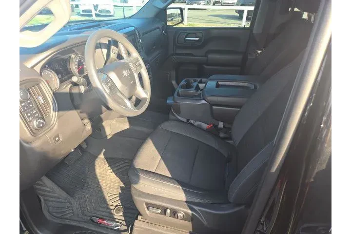 Chevrolet Silverado 1500 Lim image 10