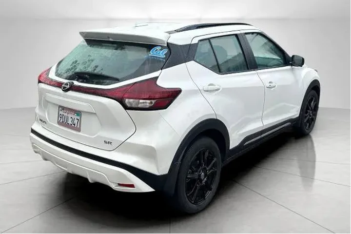 $19995 : Nissan Kicks 2023 SR 4dr Cro image 2