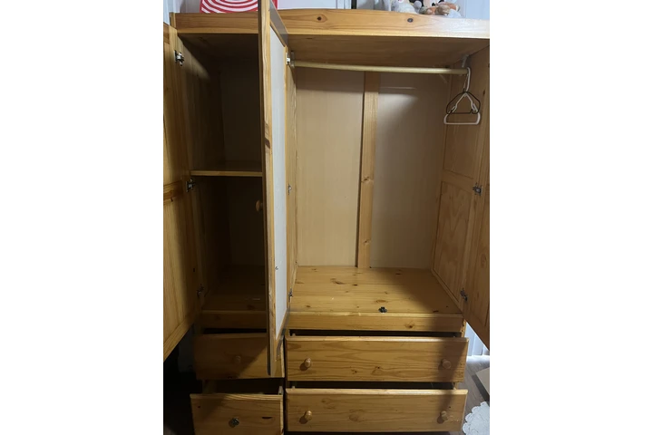 $85 : Muebles para ropa con espejo image 3