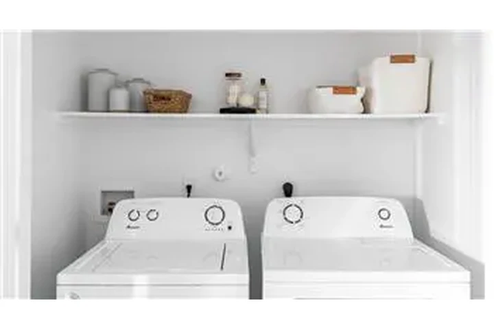 $2012 : Rental property with 2 bedro image 10