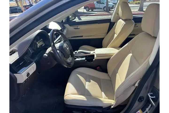 $18555 : Lexus ES 350 2017 4dr Sedan image 10