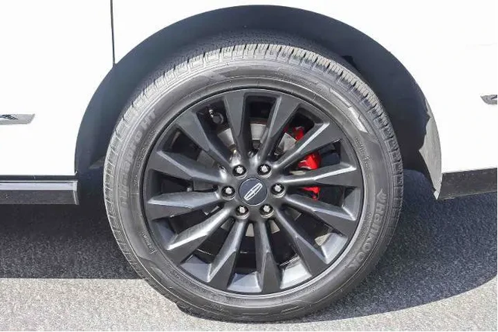 $37995 : Lincoln Navigator L 2020 4x4 image 8